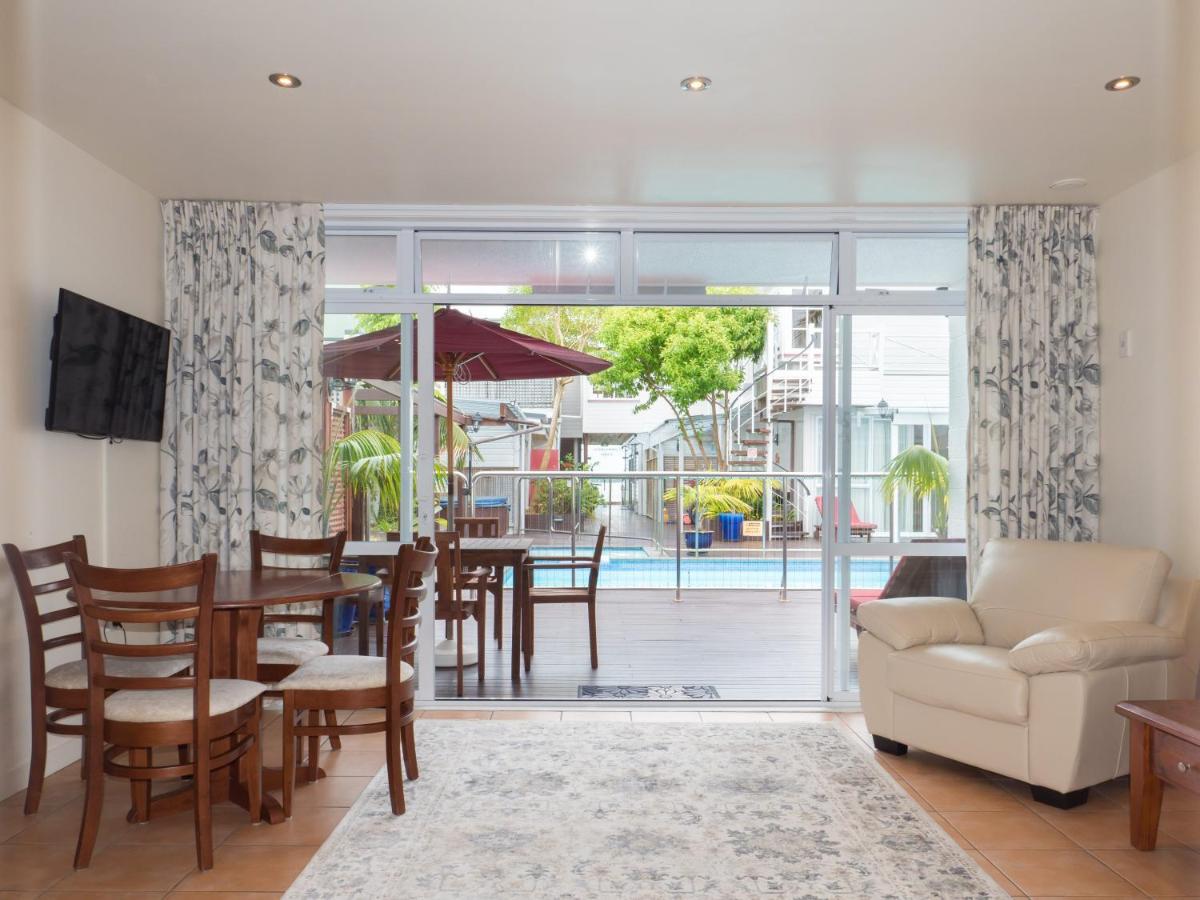 ראסל Commodores Lodge מראה חיצוני תמונה