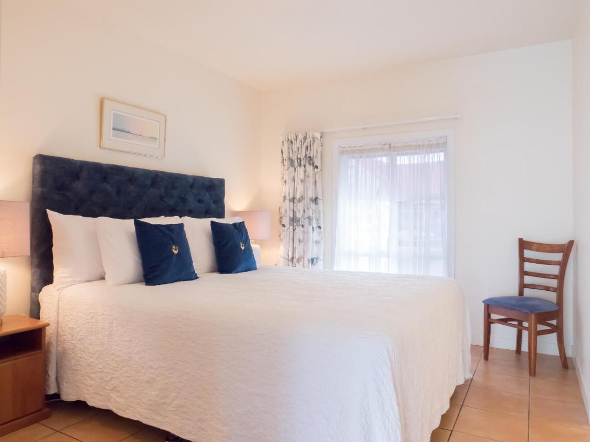 ראסל Commodores Lodge מראה חיצוני תמונה