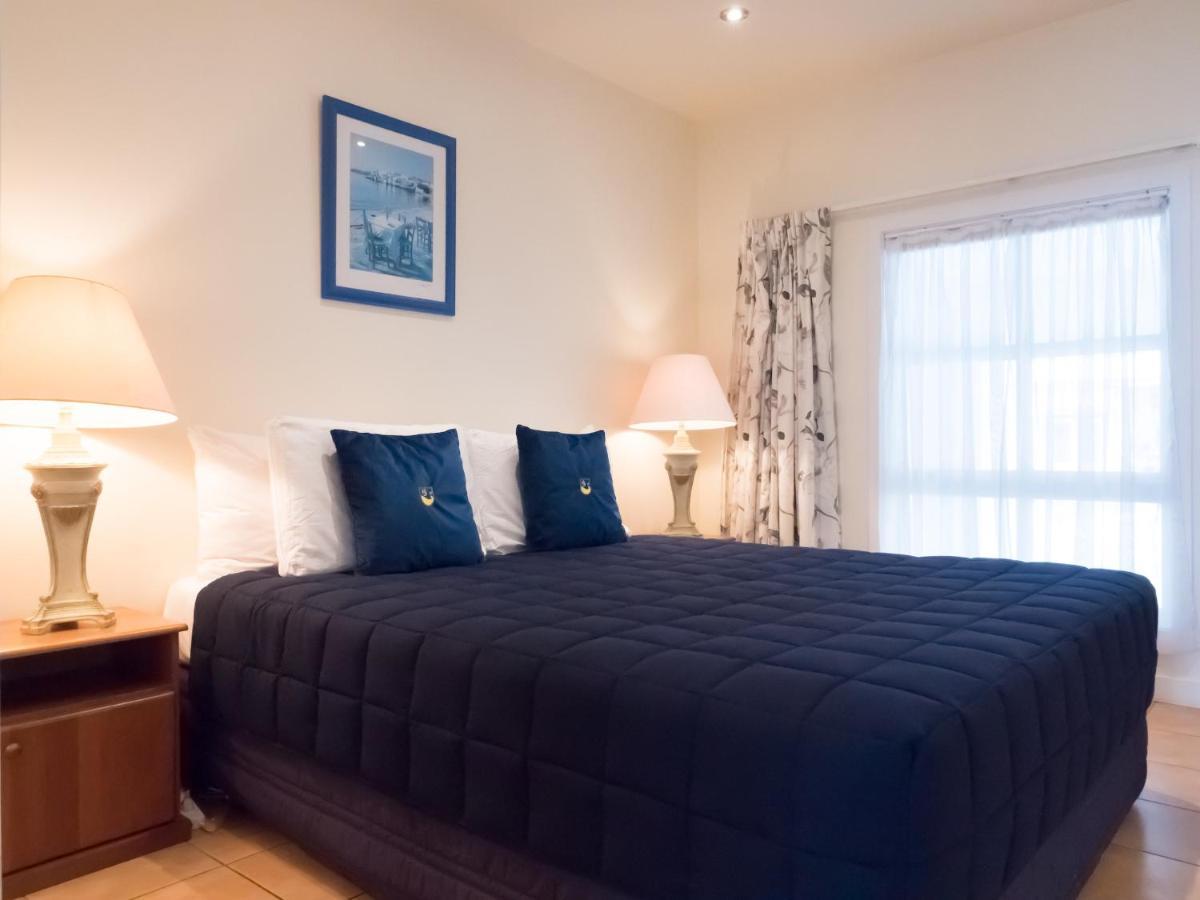 ראסל Commodores Lodge מראה חיצוני תמונה