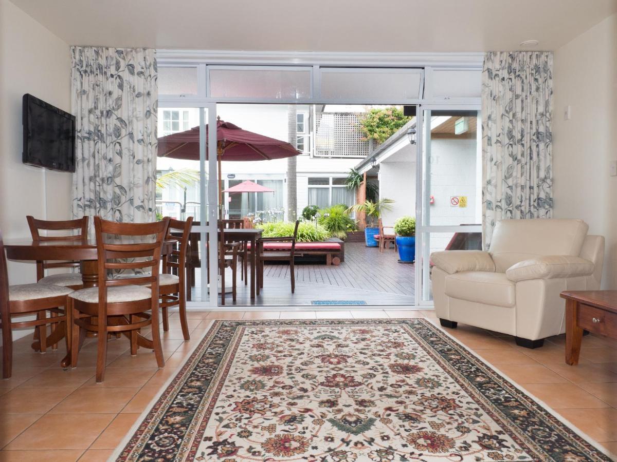 ראסל Commodores Lodge מראה חיצוני תמונה
