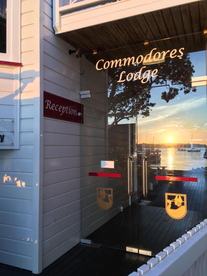 ראסל Commodores Lodge מראה חיצוני תמונה