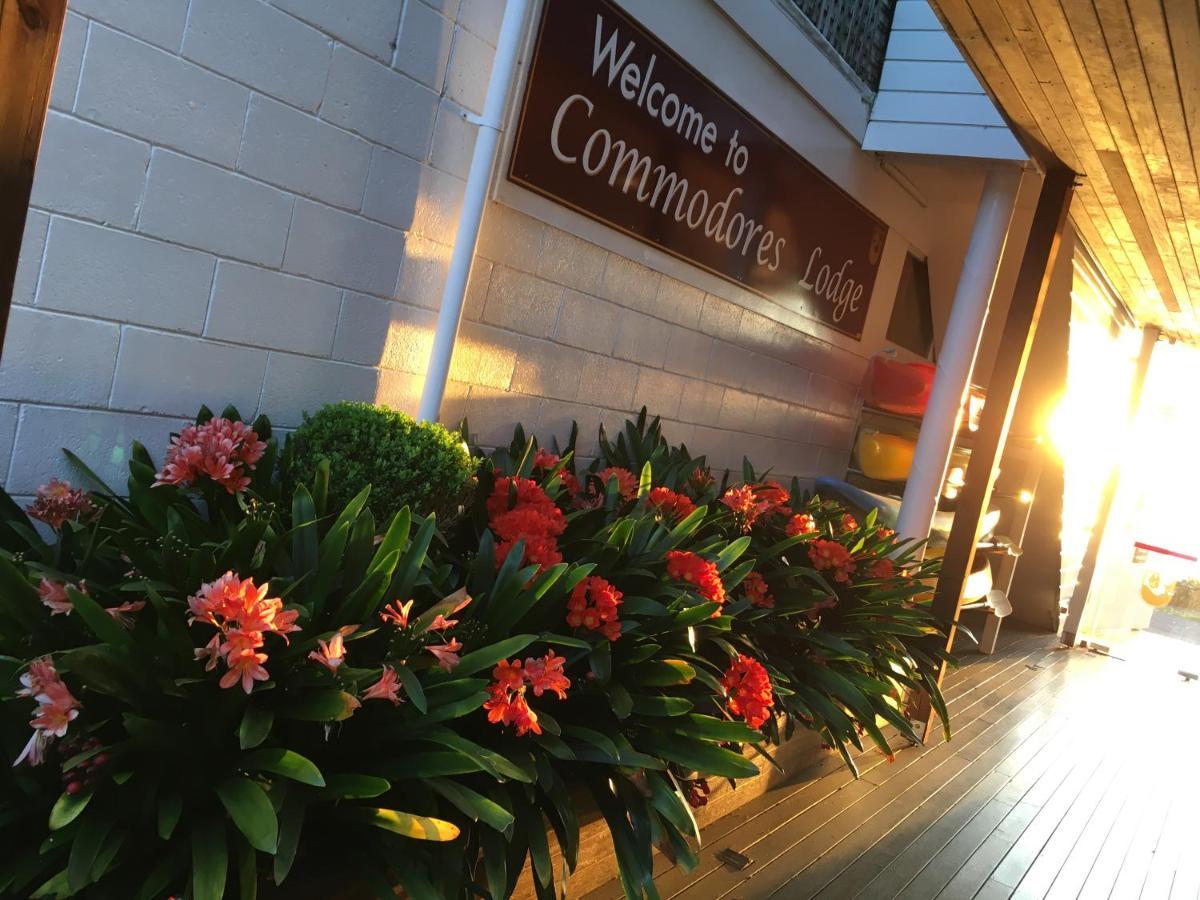 ראסל Commodores Lodge מראה חיצוני תמונה