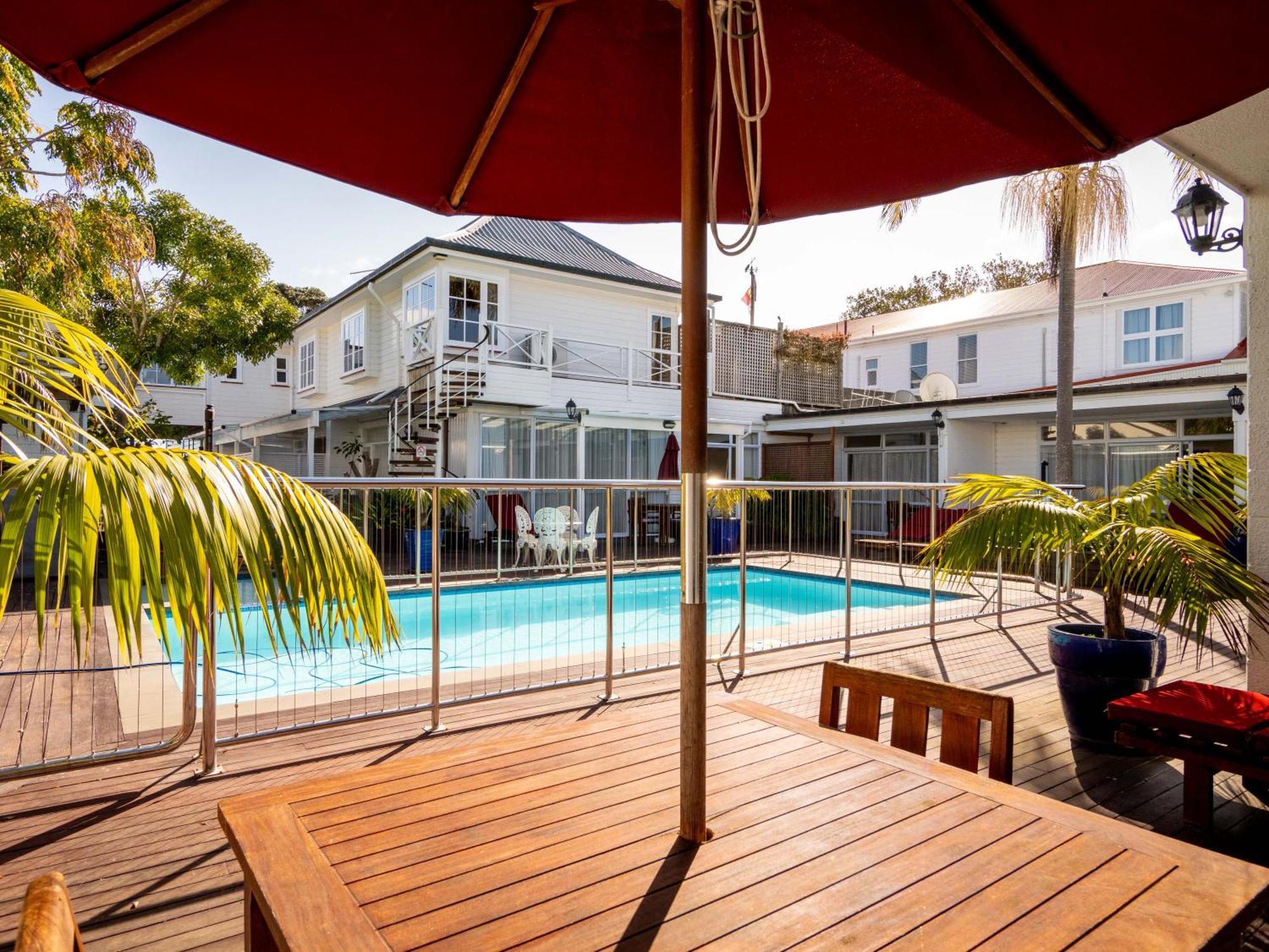 ראסל Commodores Lodge מראה חיצוני תמונה