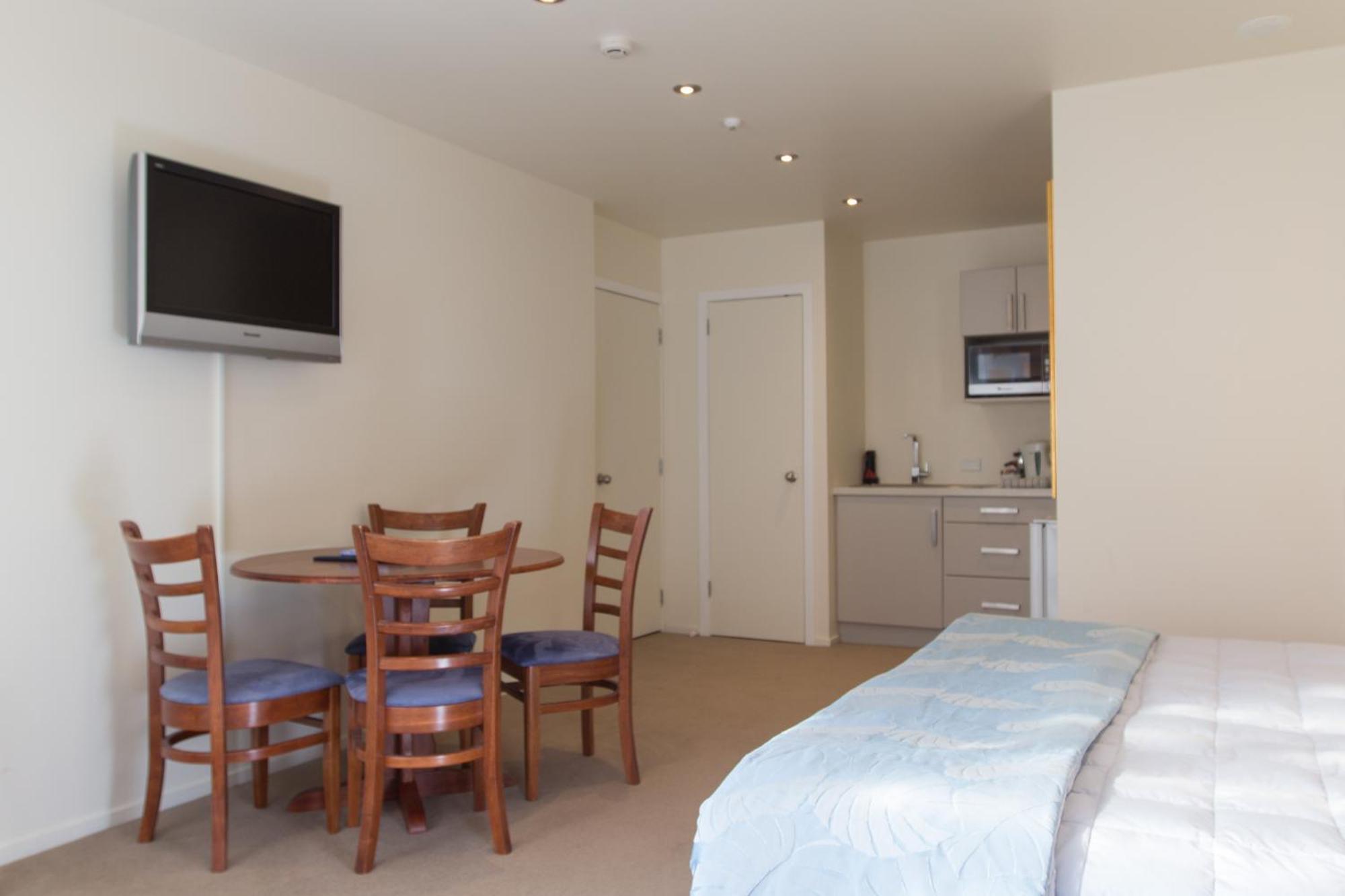 ראסל Commodores Lodge חדר תמונה