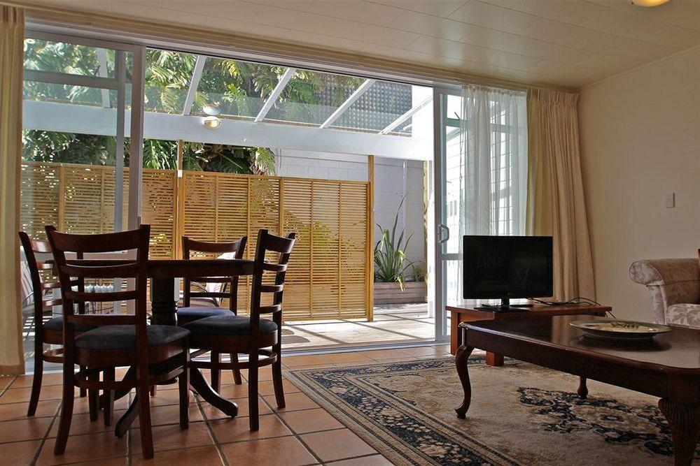 ראסל Commodores Lodge מראה חיצוני תמונה