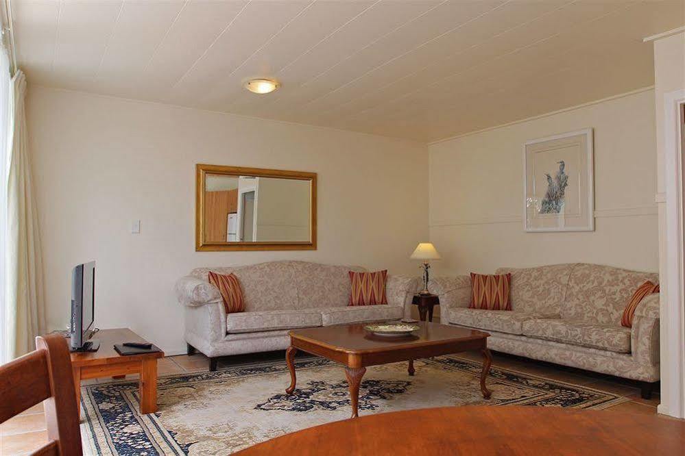 ראסל Commodores Lodge מראה חיצוני תמונה
