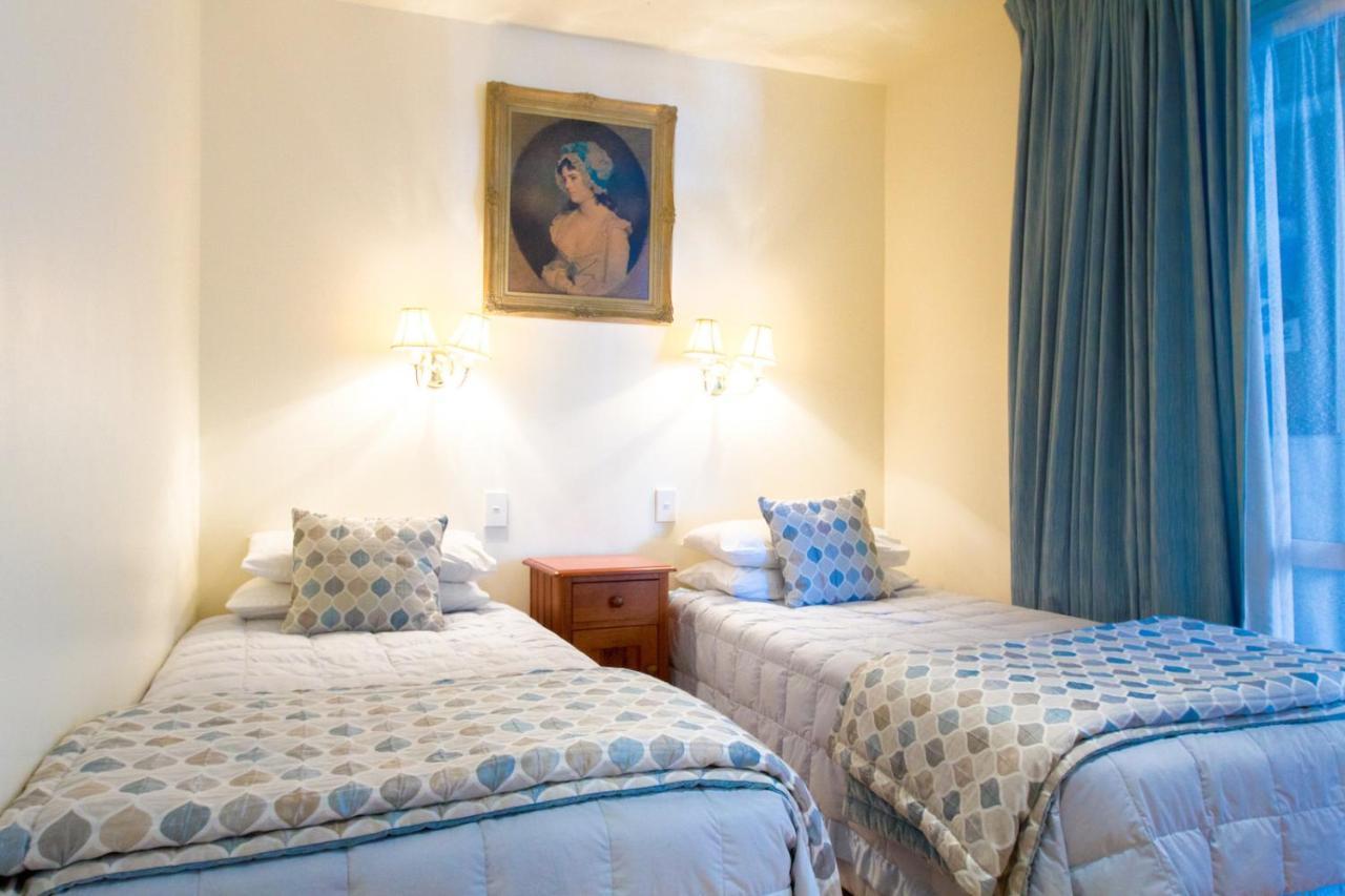ראסל Commodores Lodge מראה חיצוני תמונה