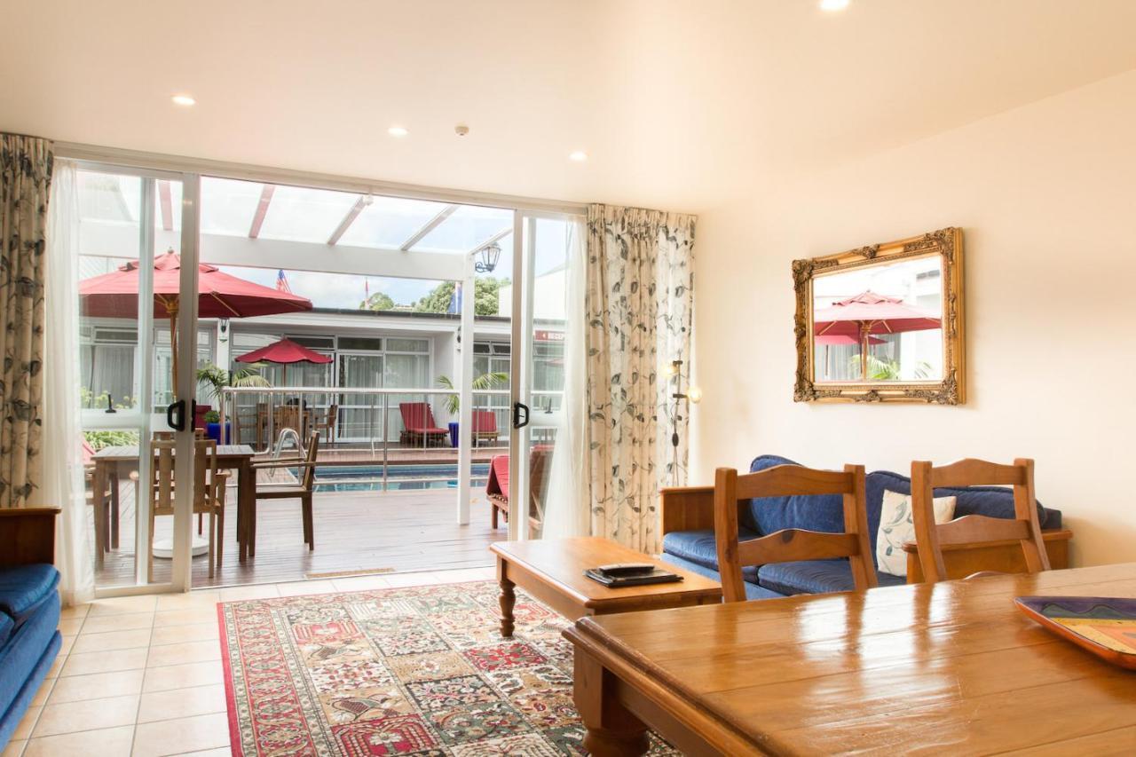 ראסל Commodores Lodge מראה חיצוני תמונה