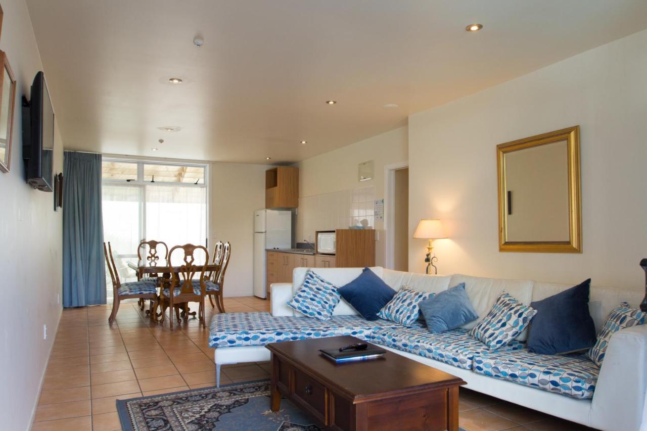 ראסל Commodores Lodge מראה חיצוני תמונה